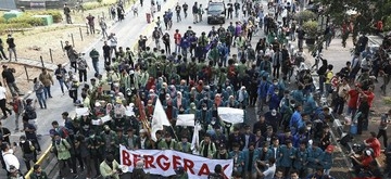 Mahasiswa Ikut Demo Buruh Hari Ini Peringati Tragedi Trisakti 1998