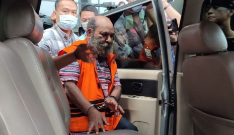 Usut TPPU, KPK Telusuri Aliran Uang Lukas Enembe ke Perusahaan Penerbangan