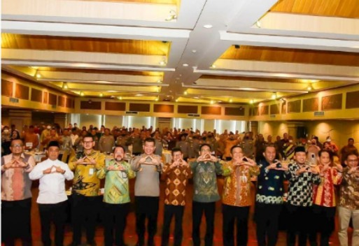 Ikuti Sosialisasi Pelayanan Publik,Sekda Siap Tingkatkan Kualitas Pelayanan