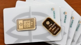 Harga Emas Antam Hari Ini 20 Mei, Lompat ke Rp985 Ribu per Gram