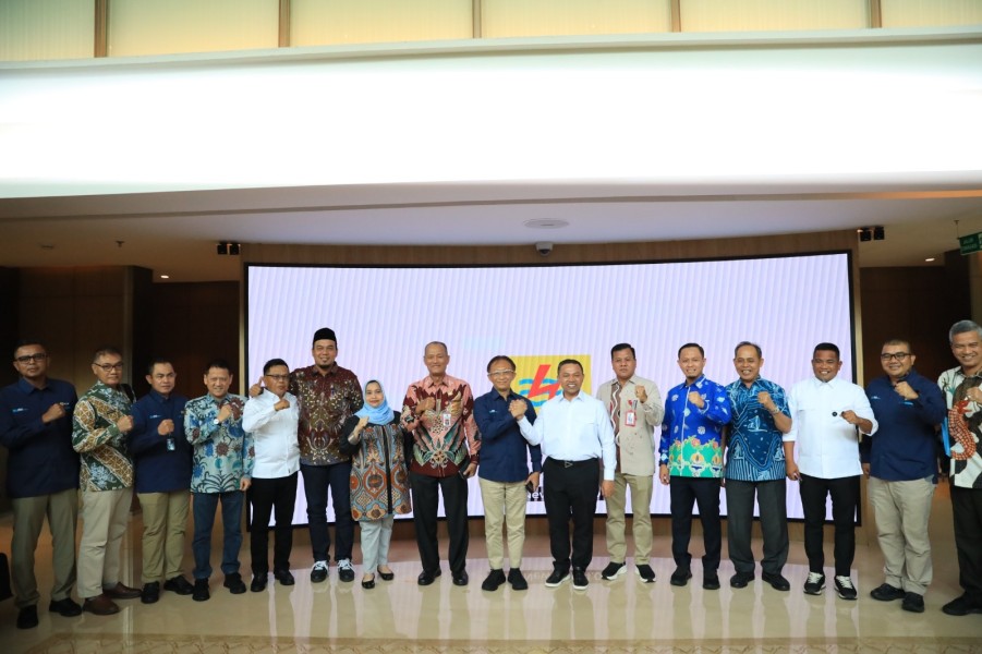 Gubernur Riau dan Kepala Daerah Kunjungi PLN Pusat, Dorong Pemerataan Listrik Hingga ke Dusun