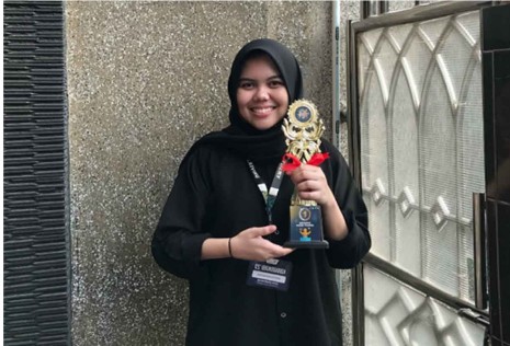 Peraih Beasiswa PHR Regitha Nur Azizah Sabet Juara Nasional Pidato Bahasa Inggris