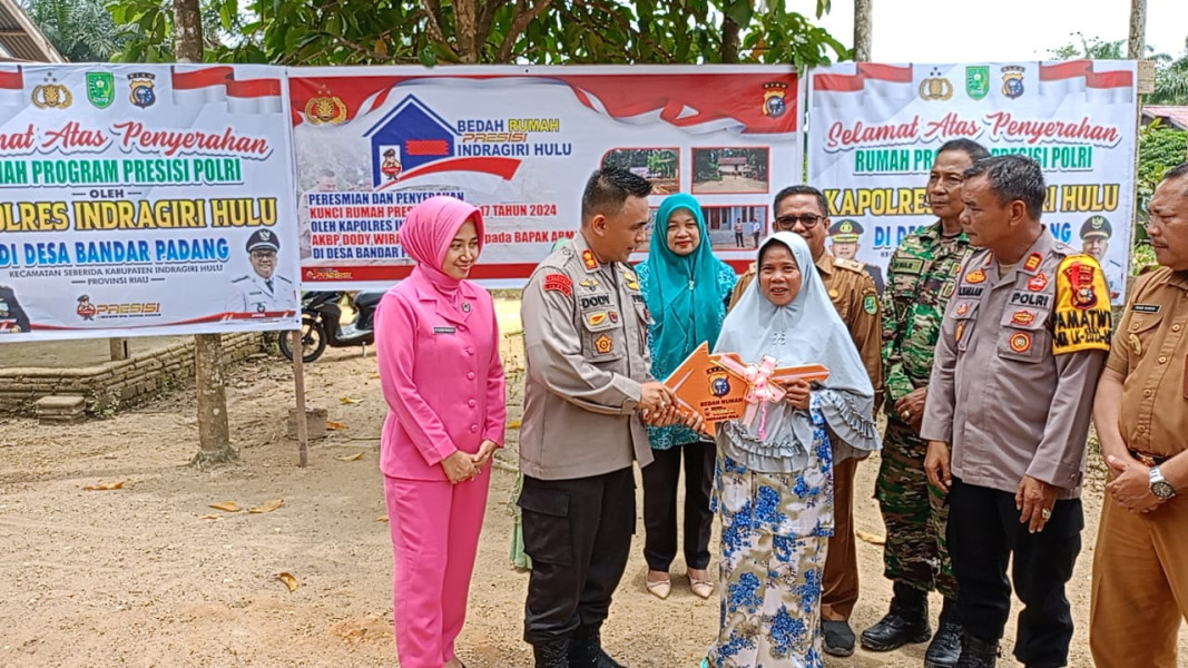 Resmikan Program Bersih Ke-17, Kapolres Inhu Kunjungi Polsek Seberida