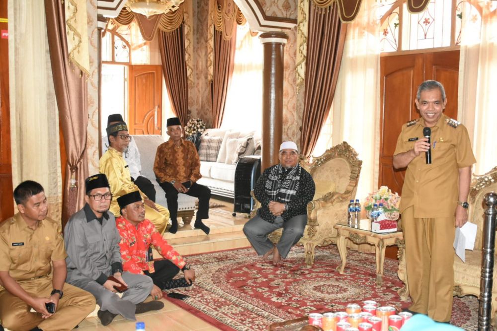 Hari Pertama Kerja, Pj Bupati Kampar Lakukan Silaturahmi dengan Tokoh Masyarakat