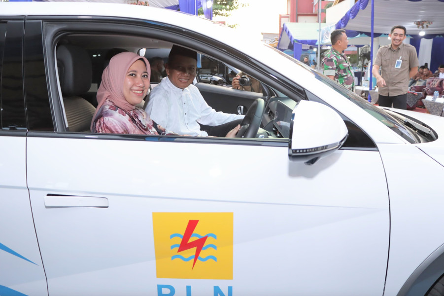 Dorong Akselerasi Kendaraan Listrik, PLN Operasikan SPKLU Pertama di Indragiri Hulu Riau