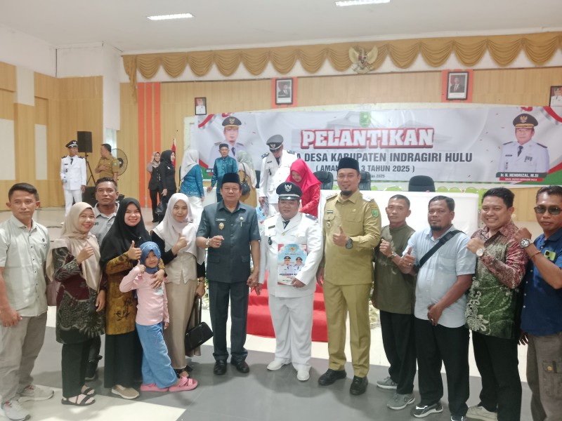 Purnomo Kembali Pimpin Desa Sungai Banyak Ikan, Perpanjangan Jabatan Resmi Ditetapkan Bupati Inhu