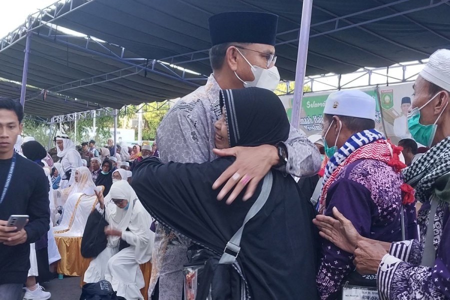 Seorang Jamaah Haji Asal Sumbawa Meninggal di Pesawat, 225 Pulang selamat