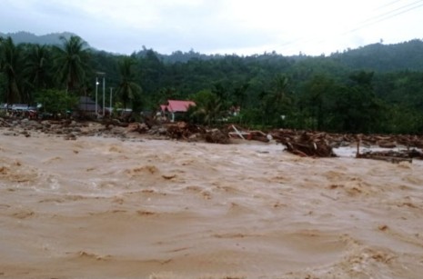 Banjir Kembali Terjang Pesisir Selatan Sumbar, Puluhan Rumah Terendam