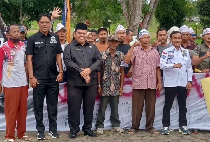 Aksi Damai Warga Sungai Lala Berbuah Respons, DPRD Inhu Siapkan Solusi Lewat Tinjauan dan RDP