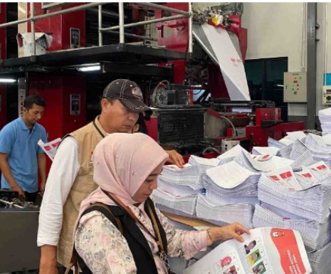 Pastikan Kesiapan Surat Suara, Bawaslu Riau Kunjungi Percetakan Macananjaya