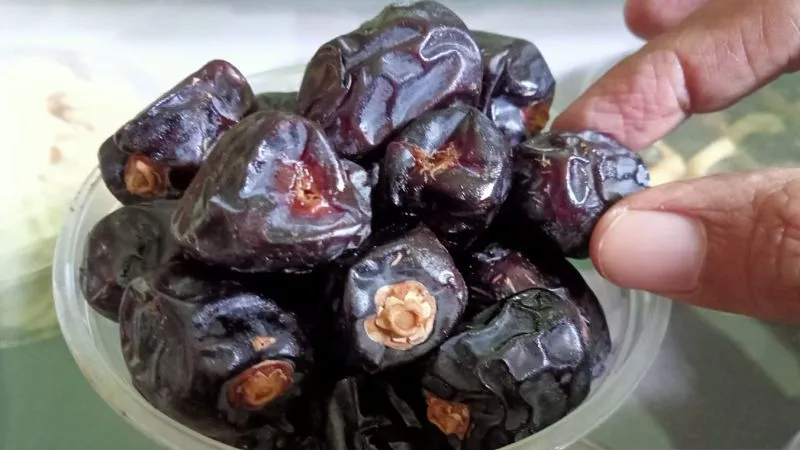 Riau Dapat Hadiah 4 Ton Kurma dari Saudi Arabia