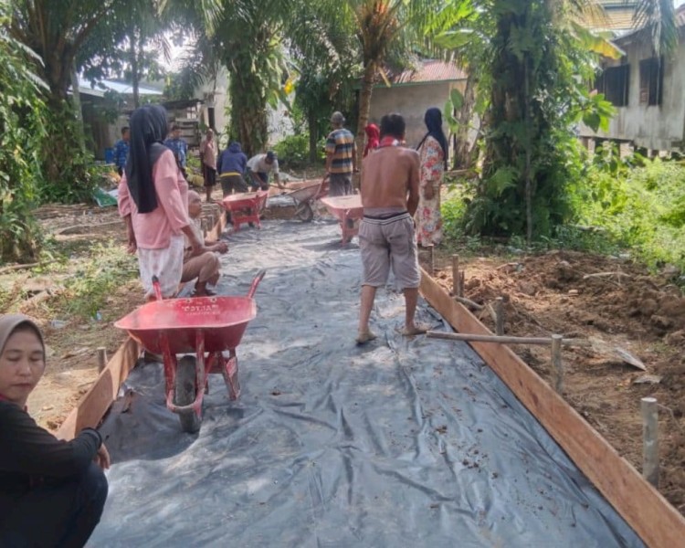 PKTD di Tanjung Danau, Jalan Dibangun, Ekonomi Warga Tumbuh