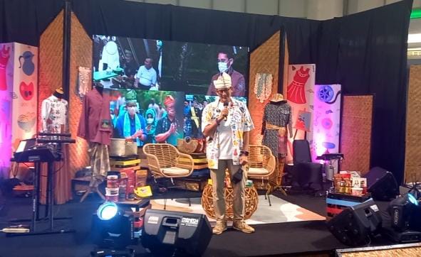 Kota Terakhir, Menparekraf Sandiaga Uno Buka Pameran AKI di Mall Ciputra