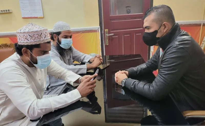 Dua Warga Pakistan Minta-minta Sumbangan di Rohul