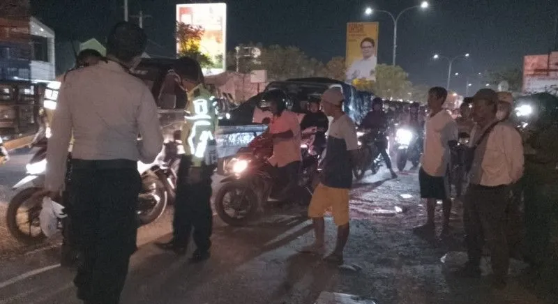 Kecelakaan Maut Sepeda Motor vs Truk di Pekanbaru