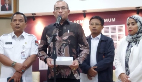 APK di Jalan Bikin Celaka Lansia, Ketua KPU Peringatkan Parpol