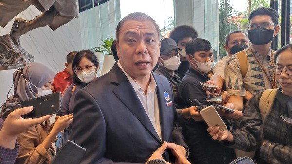 NasDem: Luhut Bukan Sebagai Utusan Jokowi Saat Bertemu Surya Paloh