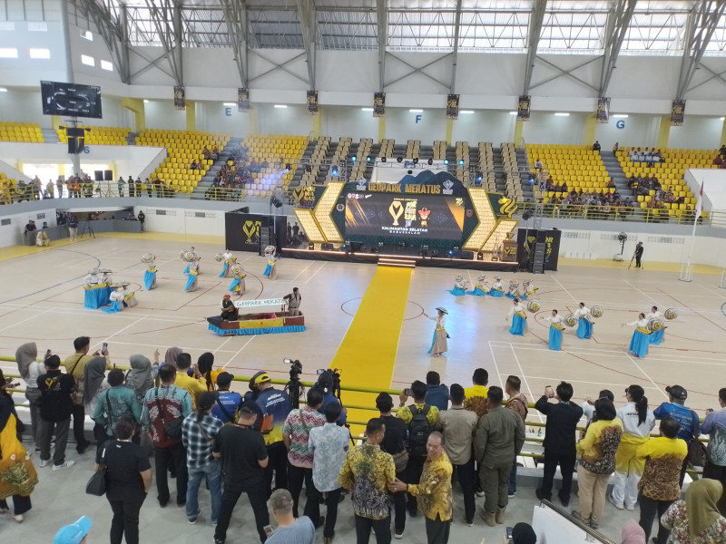 Gubernur Kalsel Sahbirin Noor Membuka Porwanas XIV Dimeriahkan Tarian Kolosal Geopark Meratus