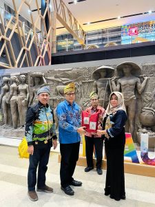 Dorong UMKM Naik Kelas, Produk Unggulan Riau Dipamerkan di Sarinah Jakarta