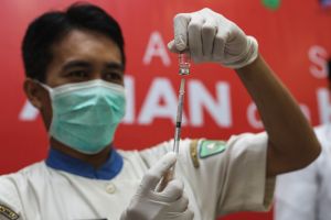 Vaksinasi Booster Dosis kedua Perlindungan Tambahan untuk Lansia