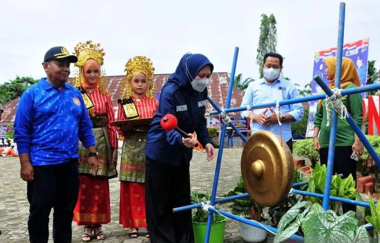 Bupati Inhu beri Semangat kepada Peserta PORSENI 2022