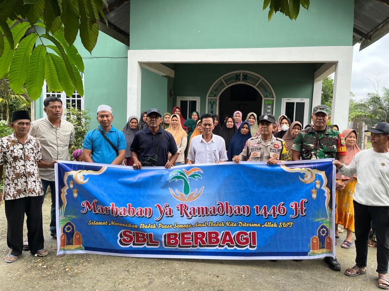 PKS PT SBL Salurkan Bantuan Sembako untuk Warga Desa Jalur Patah di Bulan Ramadhan