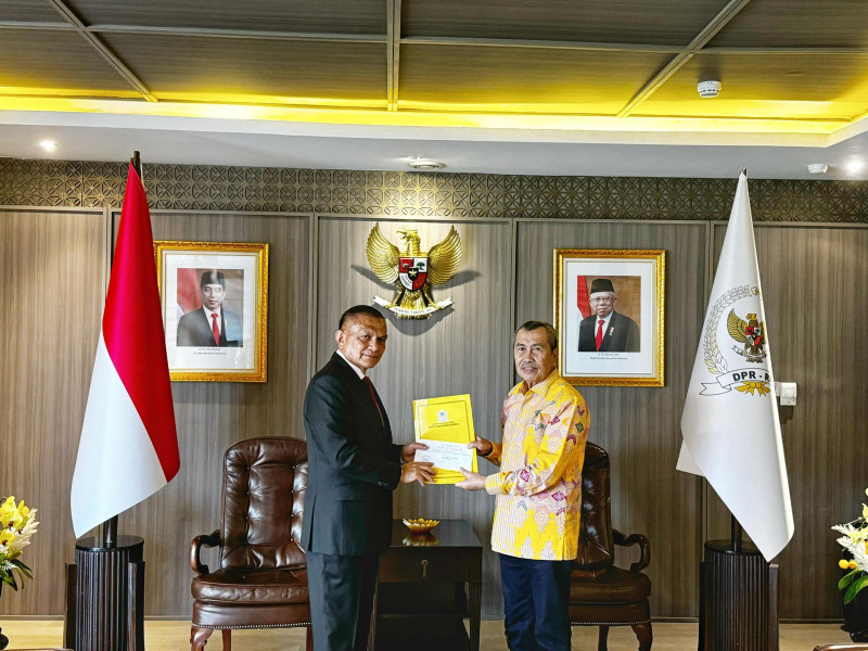 Syamsuar Terima Mandat Calon Gubernur Riau dari Ketua Umum DPP Golkar