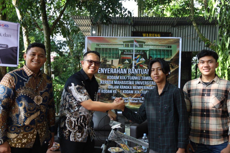 Sambut HUT ke-1, Kodam XIX Tuanku Tambusai Serahkan 10 Unit Sepeda kepada Mahasiswa UNRI