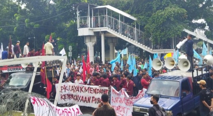 Demo Dukung Hasto Ditahan: Bukti KPK Produk Reformasi, Bukan Produk Megawati