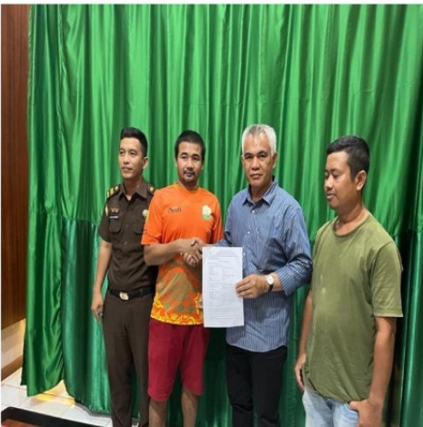 Berdamai dengan Perusahaan, Pencuri Dua Tandan Sawit Bebas
