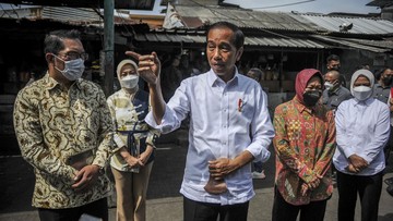 Mayoritas Tolak BBM Naik, Tingkat Kepuasan Rakyat ke Jokowi Turun