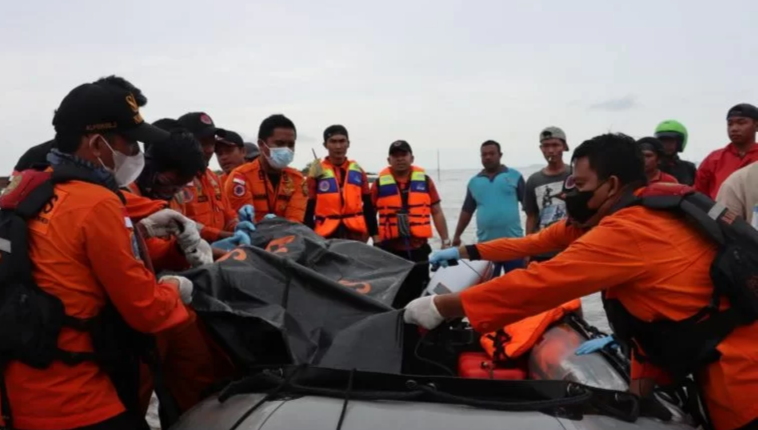 Ayah dan Anak Tewas dalam Kecelakaan Kapal di Kepri