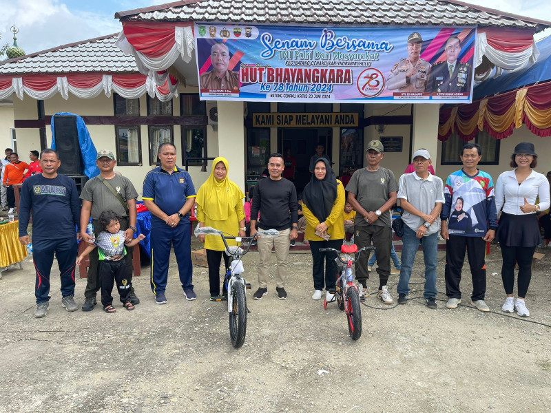Polsek Batang Cenaku Gelar Jalan Santai Sinergitas Bersama TNI dan Para Tokoh