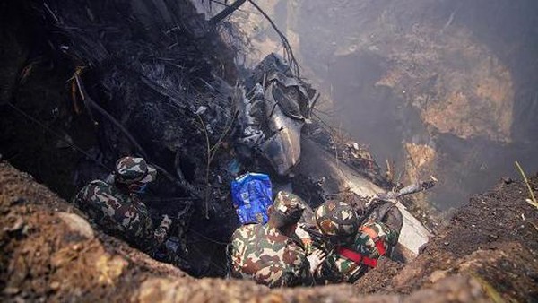 Pesawat Jatuh di Nepal, Ada Korban Selamat yang Dievakuasi