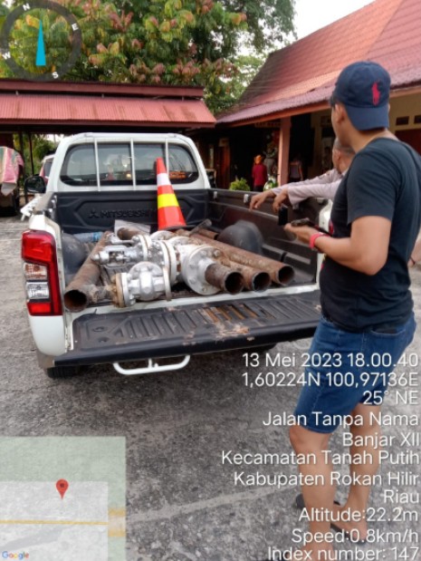 Security Amankan Dua Lelaki Tengah Memotong Pipa Besi PT PHE,Kini Diserahkan Ke Polres Rohil
