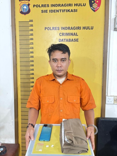 Bawa Tiga Paket Sabu di Saku, Warga Pangkalan Kasai Ditangkap Satres Narkoba Inhu