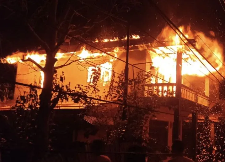 Akibat Arus Pendek, Sebuah Rumah di Tembilahan Hulu Ludes Terbakar