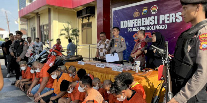 Mampu Jual 2 Kg Narkoba Tiap Bulan, Si Raja Sabu dan Komplotannya Diringkus Polisi