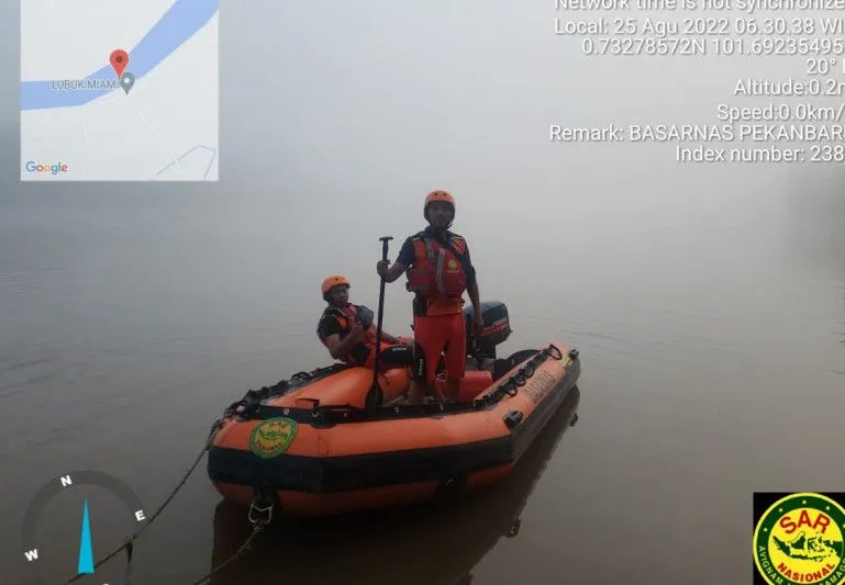 Dua Kapal Tabrakan di Sungai Siak, Nahkoda Hilang