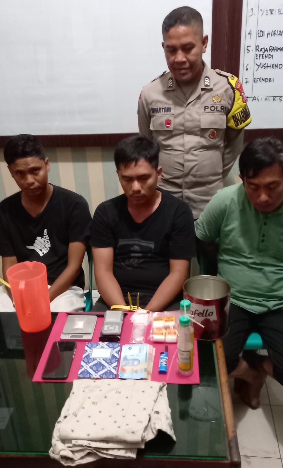 Mantan Polisi Terlibat Jaringan Narkoba, Tiga Tersangka Diciduk di Rengat Barat
