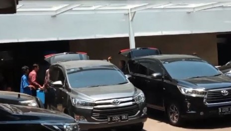 20 Jam Penggeledahan, Tim Penyidik KPK Tinggalkan Rumah Dinas Mentan SYL