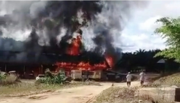 Demonstrasi Warga Lima Desa di Inhu Rusuh, Sejumlah Aset Perusahaan Dibakar