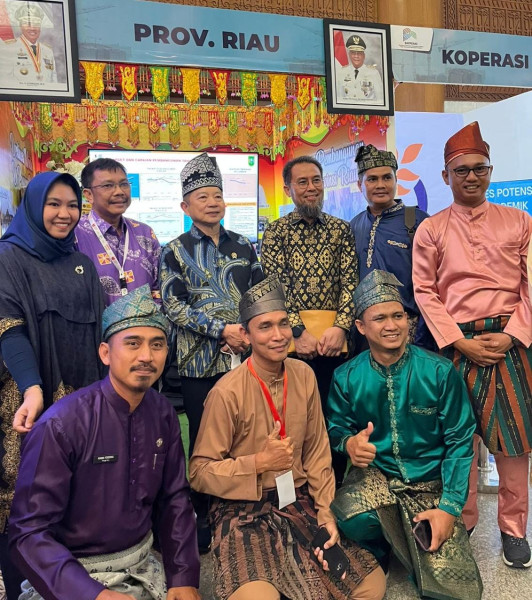 Pemprov Riau Raih Penghargaan Khusus Bidang Ekonomi Hijau dan Rendah Karbon