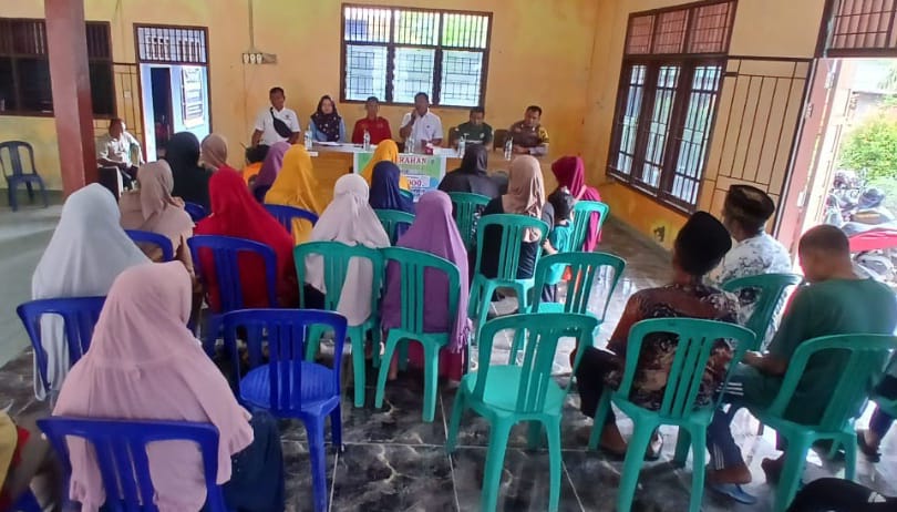 Pemdes Sungai Pasir Putih Salurkan BLT-DD Tahap III 2025 kepada 28 KPM