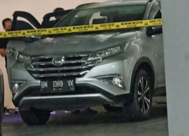 Geger, Perempuan Ini ditemukan Tewas di dalam Mobil Terpakir di Parkiran DPRD Riau