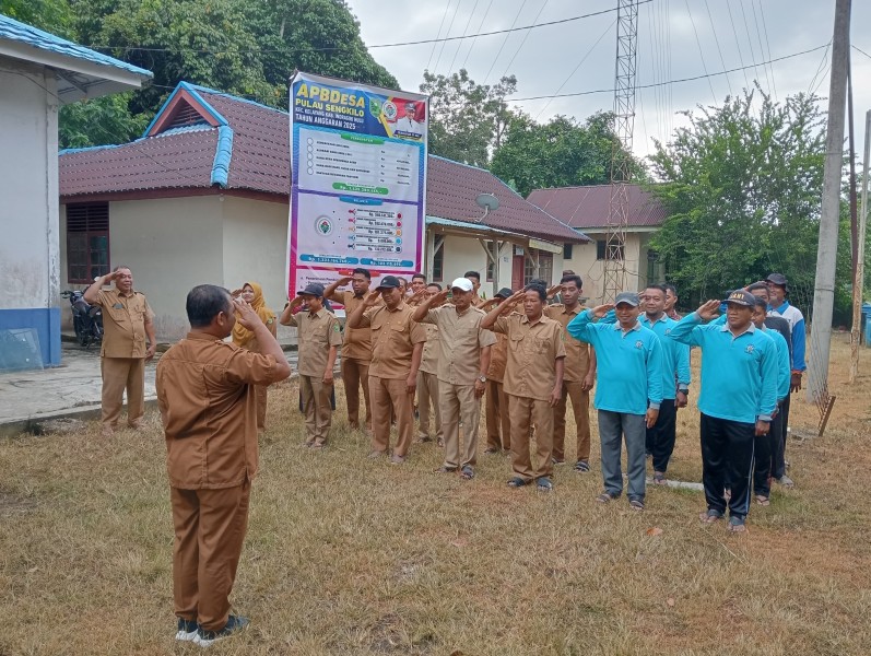 Pemdes Pulau Sengkilo Gelar Apel Pagi, Tekankan Disiplin dan Peningkatan Kinerja