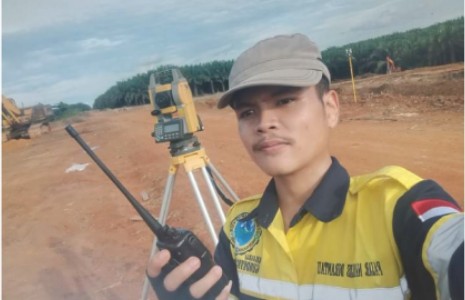 Lulusan AKPY STIPER Menjadi Asisten Surveyor Pemetaan di Perusahaan Sawit