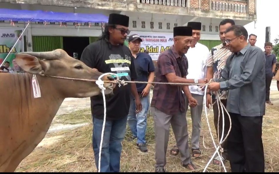 Agrinas Bersama Pemda Inhu Sembelih 2 Sapi Kurban Bersama JMSI