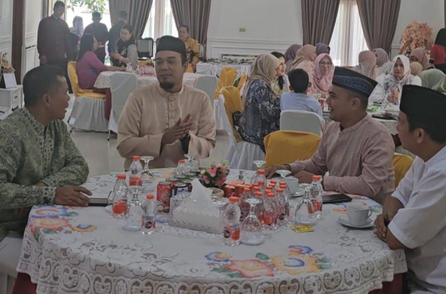 Lebaran Kedua, Bupati Inhu Bersama Dandim 0302 Jalin Silaturahmi dengan Danrem Sugiyono