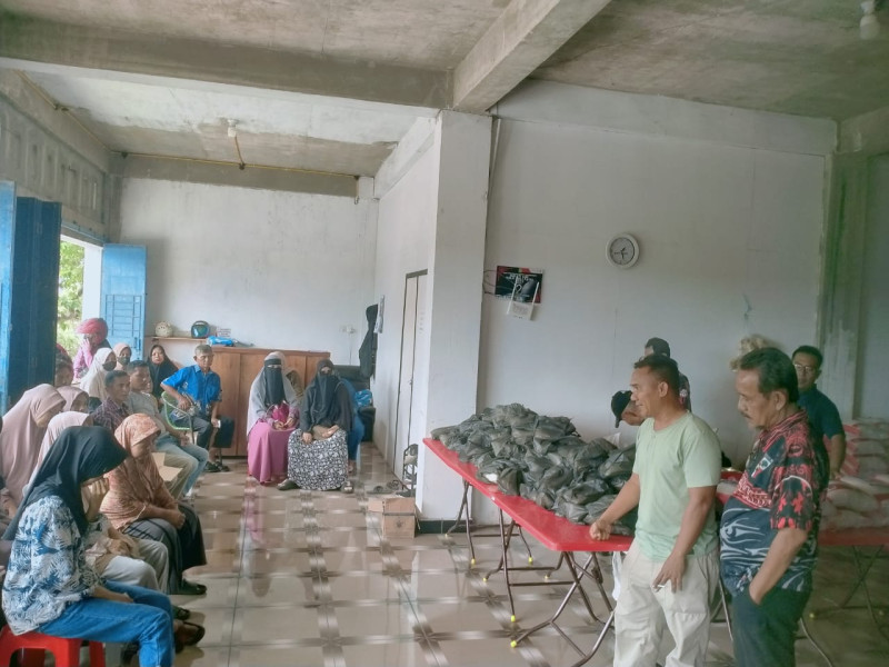 Aliansi Melayu Tionghua Berikan Sembako Murah Bantu Masyarakat Meranti
